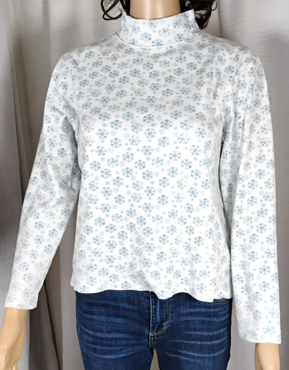 Croft Barrow Petite M Mock Neck Snowflake Top Cotton Jersey Knit Blue Holiday